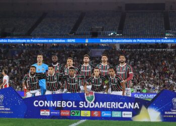 Lanús x Fluminense: elenco Tricolor em foto antes de jogo contra o América de Cali pela Sul-Americana