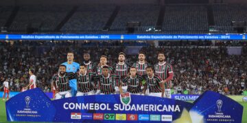 Lanús x Fluminense: elenco Tricolor em foto antes de jogo contra o América de Cali pela Sul-Americana