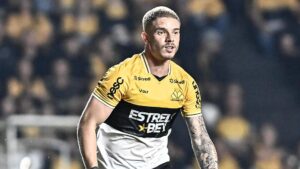 Léo Naldi, do Criciúma.