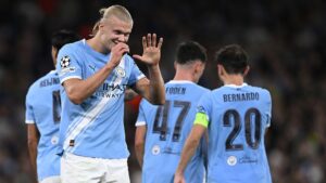 Haaland comemorando gol pelo Manchester City