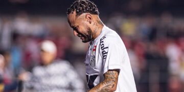 Neymar segue sofrendo com lesões neste ano
