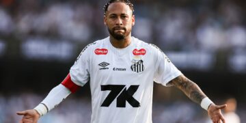 Neymar durante jogo do Santos