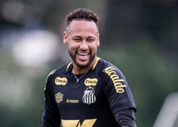 Neymar tem contrato com o Santos até o final do ano