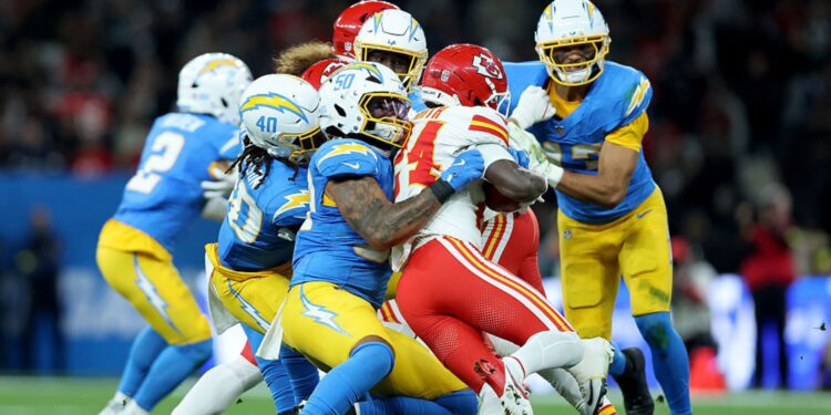 Partida entre Los Angeles Chargers e Kansas City Chiefs em São Paulo