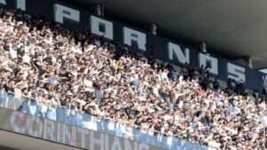 Torcida do Corinthians na Neo Química Arena