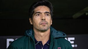 Palmeiras vai renovar com Abel Ferreira.