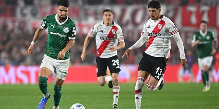 Lance da partida de ida entre Palmeiras x River Plate