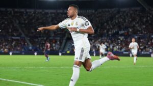 Mbappé comemorando gol do Real Madrid