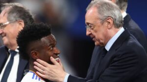 Real Madrid: Vini Jr. e Florentino Pérez, se cumprimentando