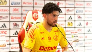 Rossi durante entrevista coletiva