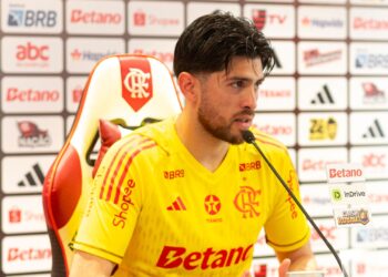 Rossi durante entrevista coletiva