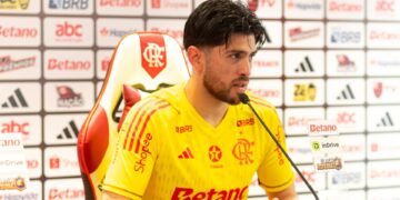 Rossi durante entrevista coletiva