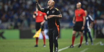 Sampaoli durante jogo do Atlético-MG contra o Cruzeiro