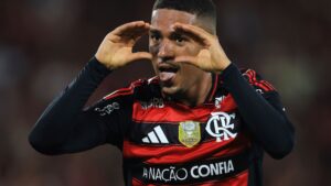 Samuel Lino, do Flamengo, foi convocado para defender a Seleção Brasileira.