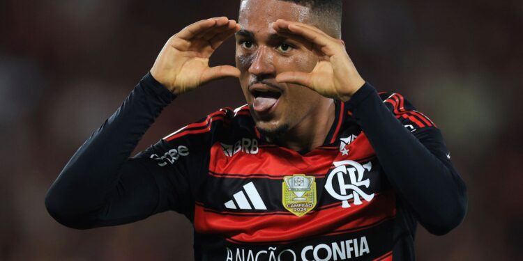Samuel Lino, do Flamengo, foi convocado para defender a Seleção Brasileira.