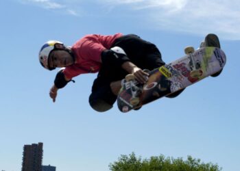 Foto de Sandro Dias andando de skate
