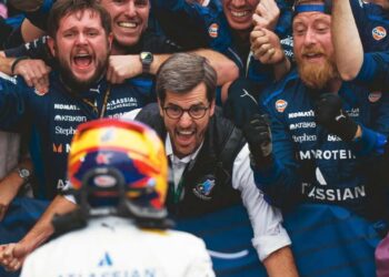 Provocação de Sainz após pódio em Baku movimenta o padock