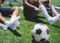 Jogadores se preparando  - Créditos: depositphotos.com / ArturVerkhovetskiy
