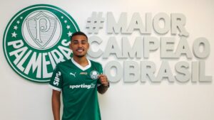 Na mira do Zenit, Riquelme Fillipi com a camisa do Palmeiras