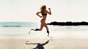 Aimee Mullins e sua história de coragem que inspira gerações