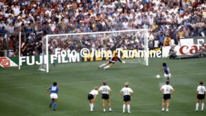 A primeira disputa de pênaltis da Copa do Mundo e sua tensão épica