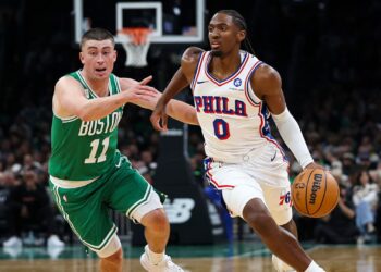Lance da partida entre 76ers e Celtics