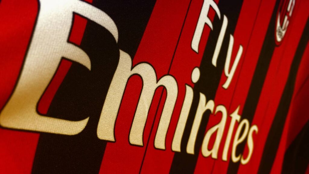 Parceria entre Milan e Emirates é uma das maiores do esporte