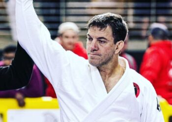 Aron Roichman construiu carreira vitoriosa nos tatames e hoje dedica-se a transformar vidas como professor de Jiu-Jitsu – Foto: divulgação