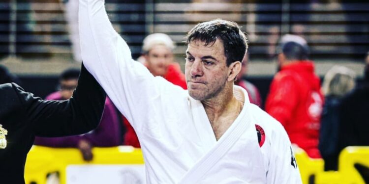 Aron Roichman construiu carreira vitoriosa nos tatames e hoje dedica-se a transformar vidas como professor de Jiu-Jitsu – Foto: divulgação