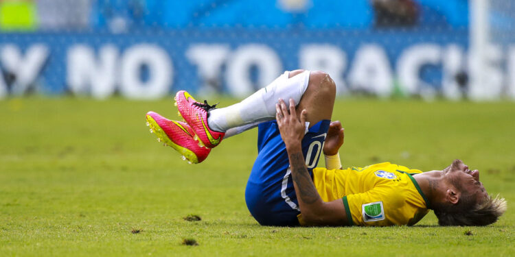 Os detalhes da lesão que quase deixou Neymar de cadeira de rodas