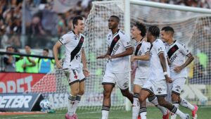 Vasco busca encerrar um jejum de seis anos sem vencer o Fluminense no Maracanã