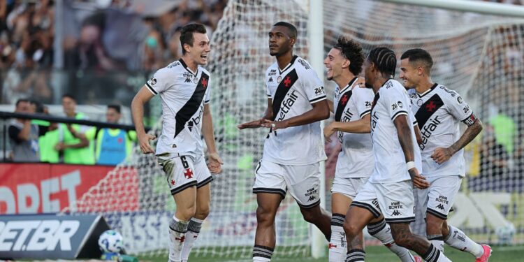 Vasco busca encerrar um jejum de seis anos sem vencer o Fluminense no Maracanã