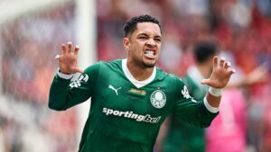 Vitor Roque é o artilheiro do segundo turno do Campeonato Brasileiro