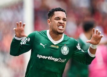 Vitor Roque é o artilheiro do segundo turno do Campeonato Brasileiro
