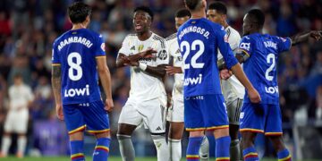Thibaut Courtois saiu em defesa de Vinícius Júnior após as críticas dos jogadores e do treinador do Getafe