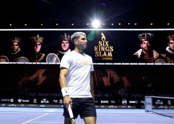 Alcaraz vence Fritz e garante vaga na final do Six Kings Slam