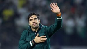 Abel Ferreira elogia festa da torcida do Palmeiras após vaga na final da Libertadores