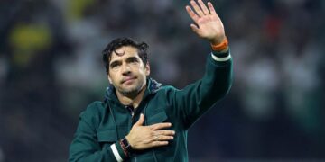 Abel Ferreira elogia festa da torcida do Palmeiras após vaga na final da Libertadores