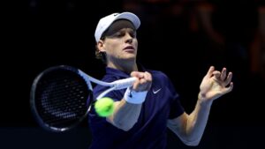 Sinner vence Djokovic e vai enfrentar Alcaraz na final do Six Kings Slam