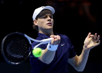 Sinner vence Djokovic e vai enfrentar Alcaraz na final do Six Kings Slam