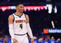 Russell Westbrook assina com o Sacramento Kings
