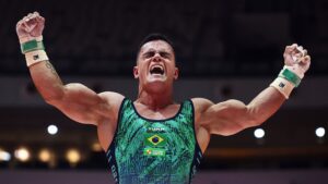 Caio Souza disputou a final do individual geral em Jacarta