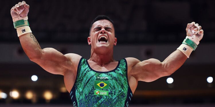 Caio Souza disputou a final do individual geral em Jacarta