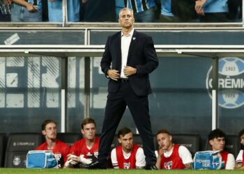 Hernán Crespo lamenta derrota do São Paulo diante do Grêmio