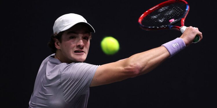 João Fonseca estreia com vitória no Masters 1000 de Paris