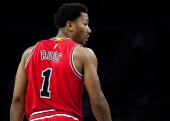 As conquistas, os desafios e o legado de Derrick Rose no basquete
