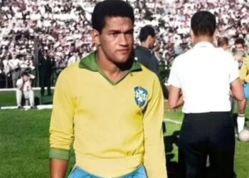 Se Garrincha jogasse hoje, como seria? IA imagina esse cenário