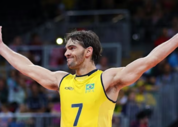 Carreira de Giba no voleibol: títulos, recordes e influência internacional reconhecida por fãs