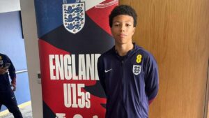 Filho de Thiago Silva surpreende com convocação na Inglaterra