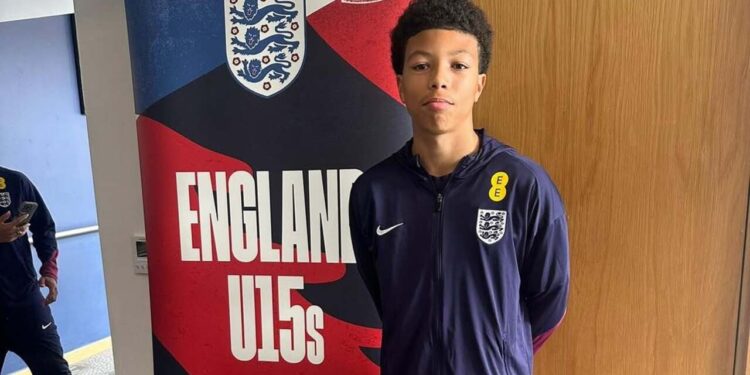 Filho de Thiago Silva surpreende com convocação na Inglaterra